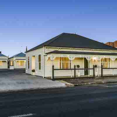 Aloha Central Luxury Apartments Hotel Exterior