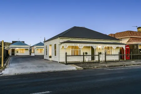 Aloha Central Luxury Apartments Отели рядом с достопримечательностью «Кейв Гарден»