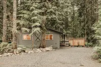 30GS - BBQ - Hot Tub - Wi-Fi - Pets Okay - Sleeps 8 Cabin