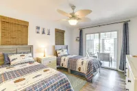 Waterfront Home w/ Deck & Pool in City-by-the-sea - 4-Sterne
