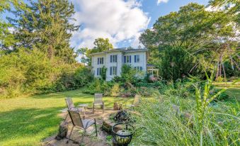 Monroe Manor Inn