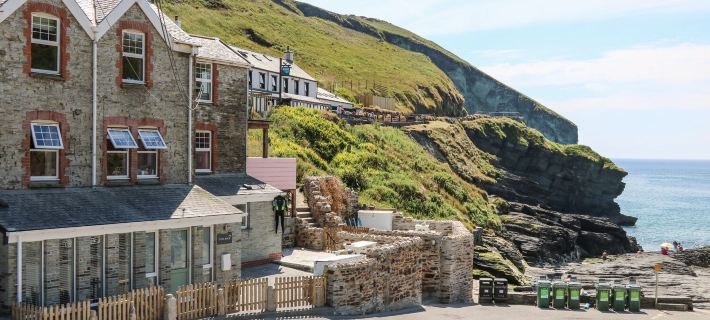 Gull Rock Hotels in Tintagel