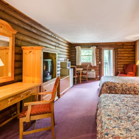 Highland Hills Motel & Cabins