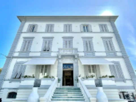 Hotel Tirreno マッサのホテル