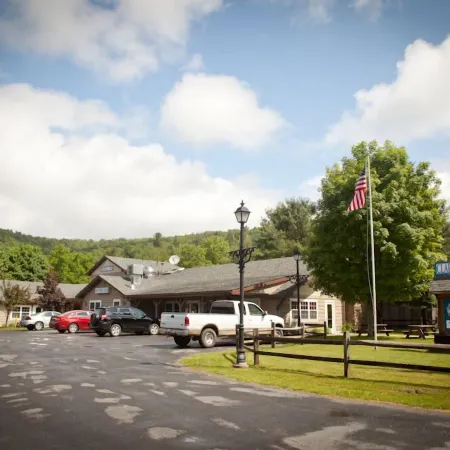 Blue Hill Lodge