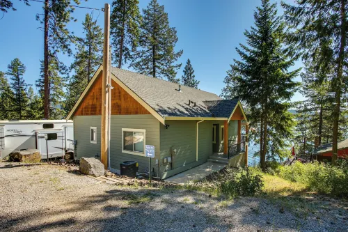 Loon Lake Waterfront Retreat: 2 Decks & Dock! - 3-Star
