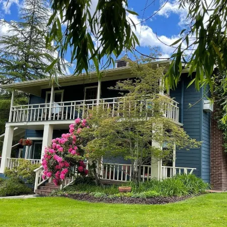 Country Willows Inn and Estate