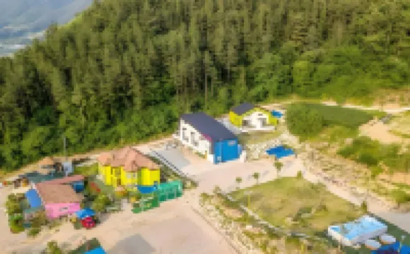 Muju Inca Dog Pension Hotels in 