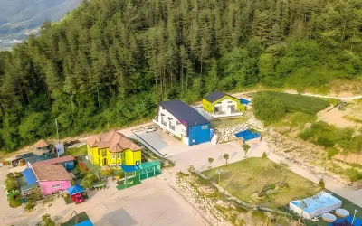 Muju Inca Dog Pension Hotels in 