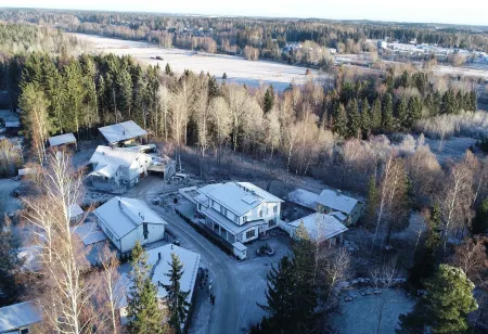 Villa Jokivarsi Bed & Breakfast Отели рядом с достопримечательностью «Эврика»