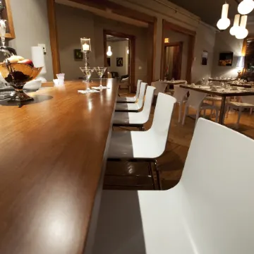 Le Pleasant Hôtel & Café