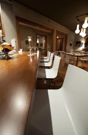 Le Pleasant Hôtel & Café Отели в г. Сютон