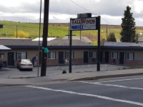 Tall Winds Motel Hotels in Moro
