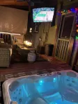 ダウンタウン BNB キング ベッド クローフット タブ & ホット タブ - 民泊