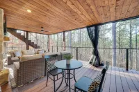 Luxury Broken Bow Cabin w/ Hot Tub on 3 Acres! - parking