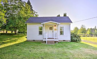Ferndale Cottage on Private 20 Acre Farm!