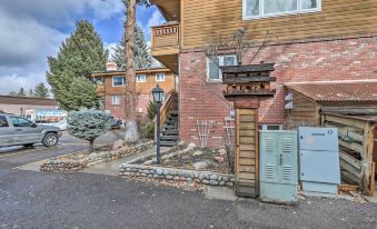 Aspen Condo w/ Mountain Views & Ski Access!
