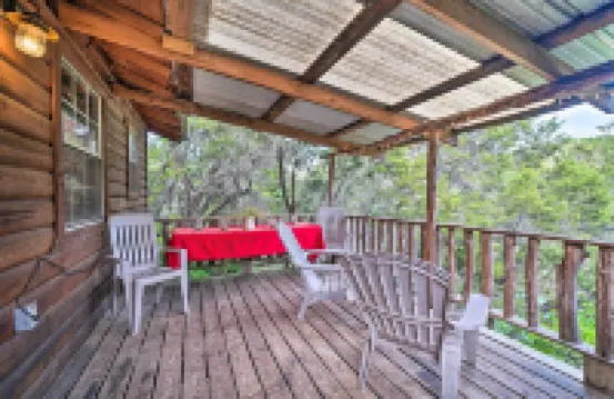 '雪松瀑布小屋4號'：坐落在蜂蜜溪旁