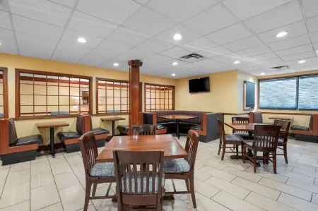 Best Western Louisville East Отели в г. Джефферсонтаун