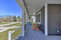 Dtwn Ludington Apt w/ Fire Pit: Day Trip to Slopes - 3-Star