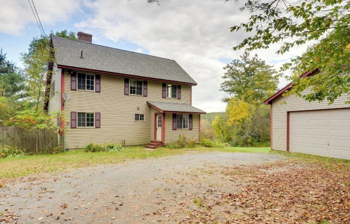 Charming Putney Home Porch, Grill and Hiking Trails
