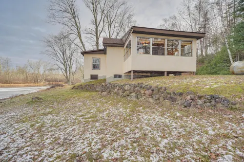 Mason Cabin w/ Private Dock on Marengo Lake! - 3-Star