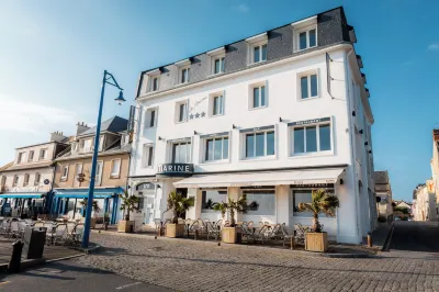 Le Grand Hôtel de la Marine "face à la mer" Hotel di Sainte-Honorine-des-Pertes