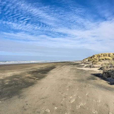 Sanderling Sea Cottages, Unit 2 Walk to Coast!