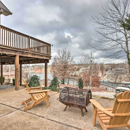 Deck, Lake Views! Group Getaway in Osage Beach