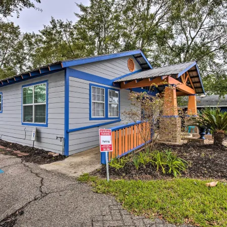 Downtown Ocean Springs Duplex w/ A/C 1 Mi to Beach