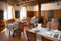Logis le Relais Champenois Hotels in Bethon