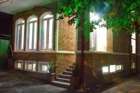 Hotel Dcorner Отели рядом с достопримечательностью «Монумент Мать - Грузия тбилисиპ»