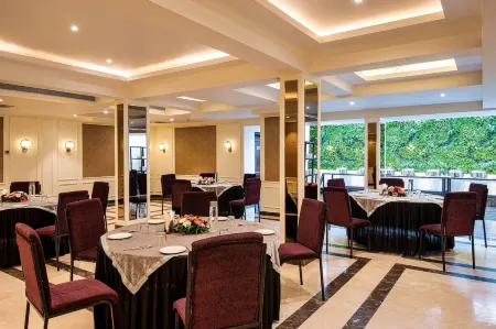 The Vintage Srinagar at Dal Lake