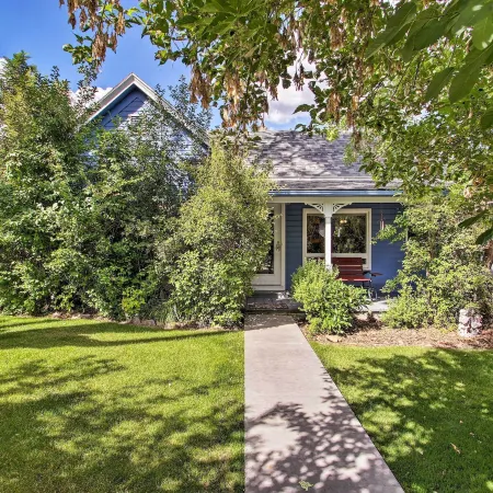 Cozy Home w/ Hot Tub: Half Mi to Salmon River!