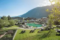 Neuhaus Zillertal Resort - Pools