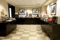 Hampton Inn & Suites by Hilton Lethbridge - breakfast