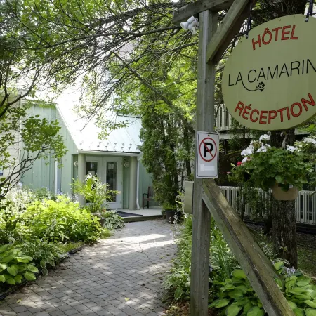 Auberge la Camarine Отели в г. Бопре
