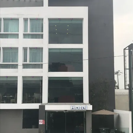 Best Western Plus Metepec  Suites