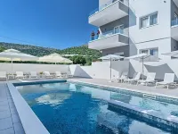 Hotel Trogirski Dvori - piscina
