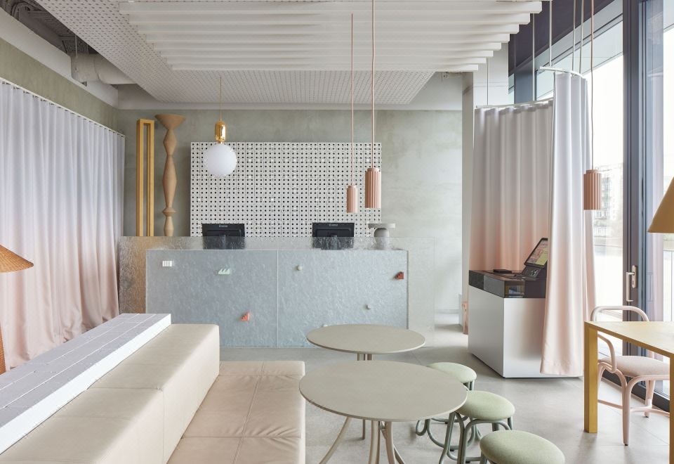 Locke at East Side Gallery