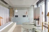 Locke ที่ East Side Gallery