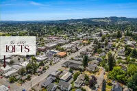 Entire 1888 Historic Loft – 3Br, 2.5BA Private Retreat in Downtown Newberg