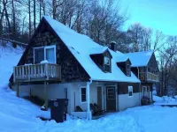 Muskie-Lounge River Retreat! Secluded getaway. Hotels in Upshur County