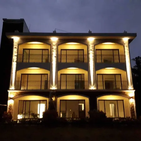 Chulu Manor Hotel Отели рядом с достопримечательностью «Чистые фермы»