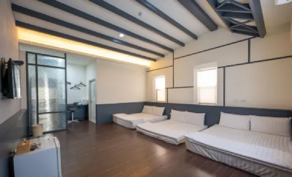 緣聚閣民宿 鄰近花瓶石的酒店