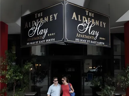 Starwest Apartments Alderney on Hay Отели рядом с достопримечательностью «Форрест Чейз»