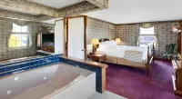 The Hotel Ojibway, Trademark Collection by Wyndham Hotels near The Mole Hole