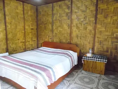 Phou Iu II Bungalow Hoteles cerca de Phayeuang Waterfall