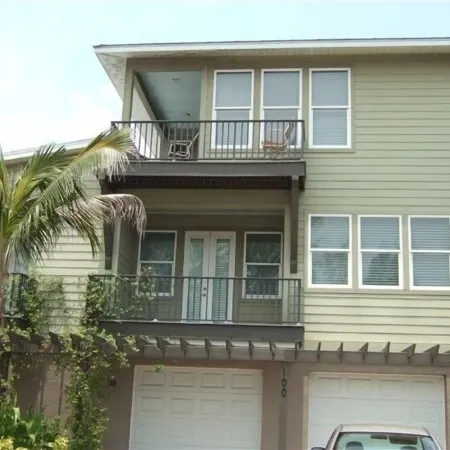 Gorgeous Home July Specials Check it Out, Heated Pool and Spa, Elevator