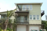 Gorgeous Home July Specials Check it Out, Heated Pool and Spa, Elevator
